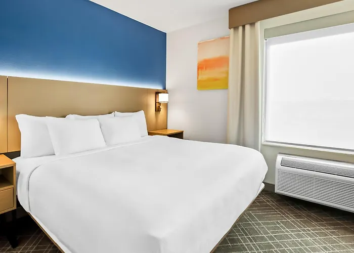 Comfort & - St Louis Area Hotel