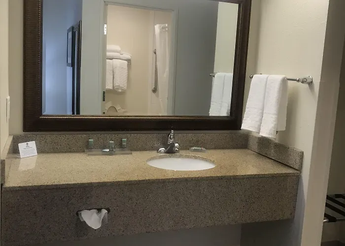Comfort & - St Louis Area 3*