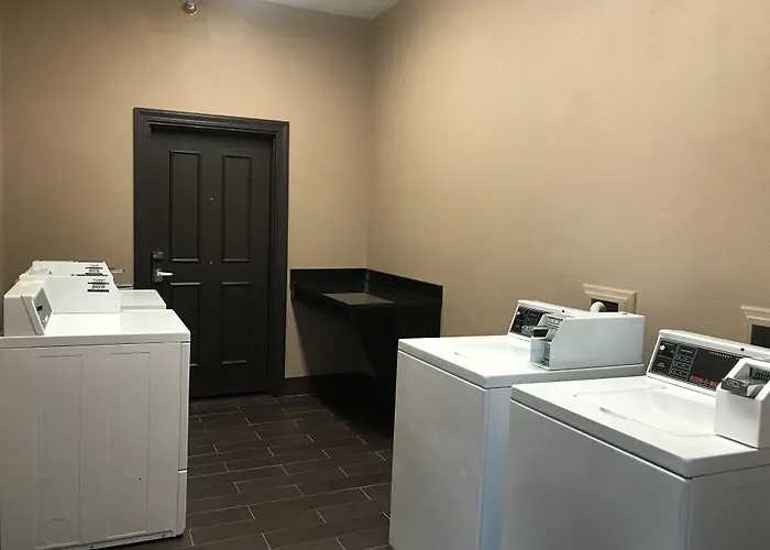 Hotel Comfort & - St Louis Area 3*
