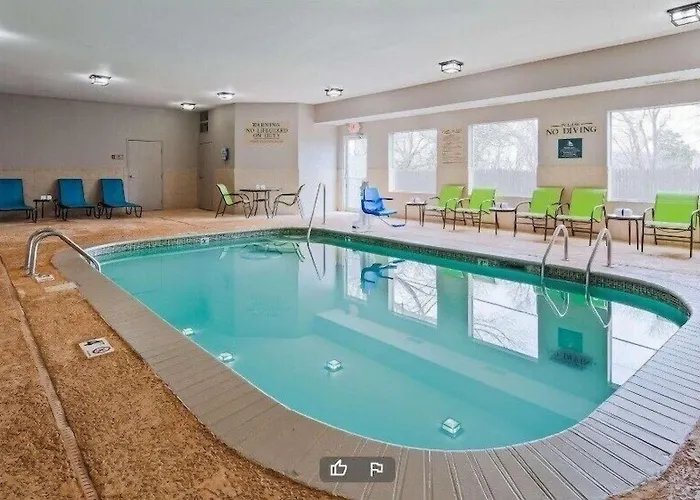 Hotel Comfort & - St Louis Area 3*