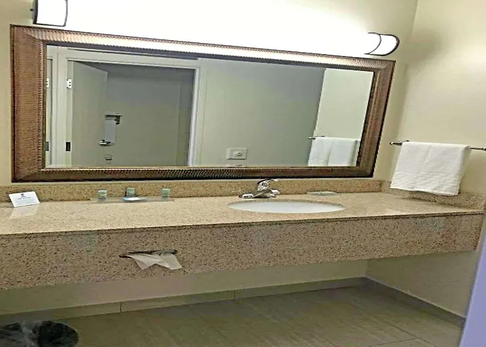 Hotel Comfort & - St Louis Area O'Fallon